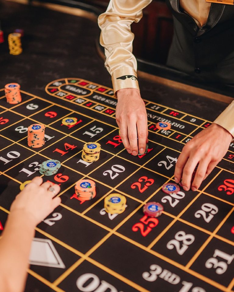 Warum Casinos manchmal zusätzliche Verifizierung verlangen